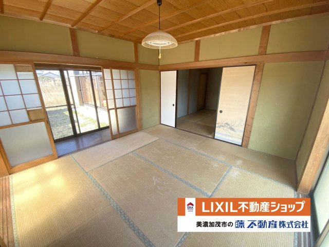 1階　和室8帖