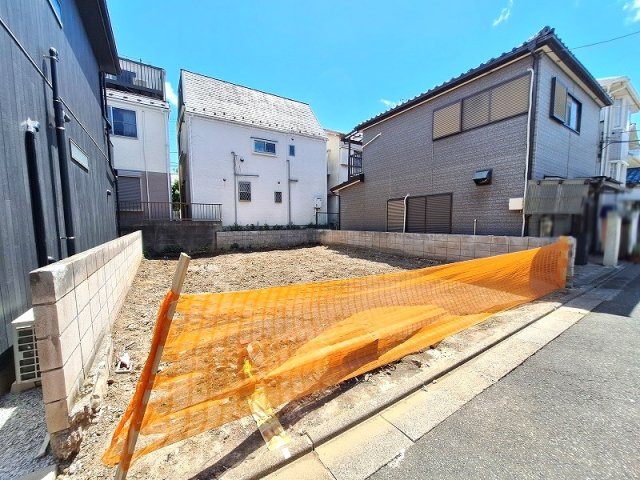 2沿線利用可能と至便ながらも閑静な住宅街の一角