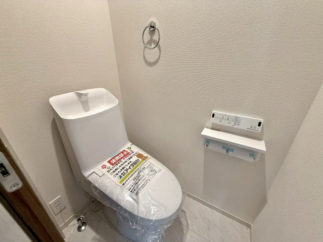収納スペースがありトイレがきれいに片付きます。