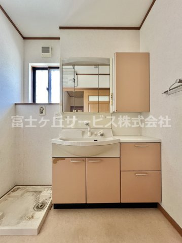 独立洗面台