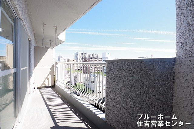 南西向きのバルコニーで日当たり良好！8階部分で眺望もバッチリです！