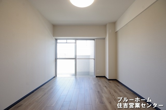 南西向きの約6帖の洋室です！