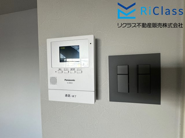 カラーTVモニターフォンとスタイリッシュなJINBOスイッチです