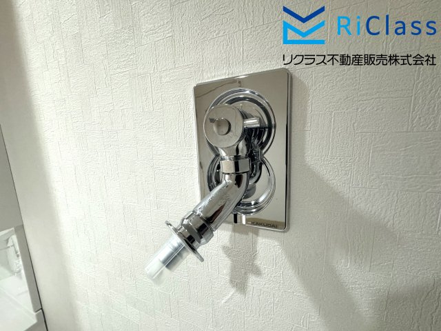 新調のKAKUDAIの洗濯水栓です