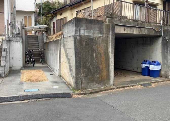 物件の詳細については、現地を見てわかること以外に、役所や法務局などで調べないとわからないことがあります。そのため、現地に行く場合は、もしこの物件を買ったらどのような生活ができるかをイメージしましょう。