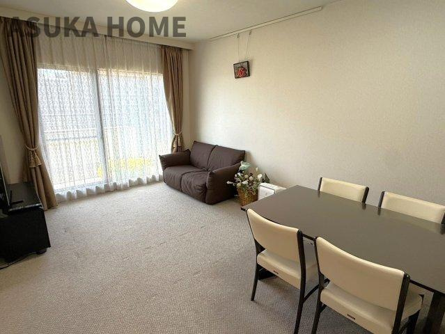 ゆったり食事をしたりくつろぎたい、そんな夢が叶えられる空間です♪