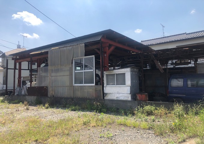 土地を買う際、住む地域の自治体や福祉の補助制度にも注目してみましょう。子供や老人の医療補助やゴミ出しのルールなど、自治体によってルールに大きな違いがあるため、暮らしやすい土地で判断するとよいでしょう。