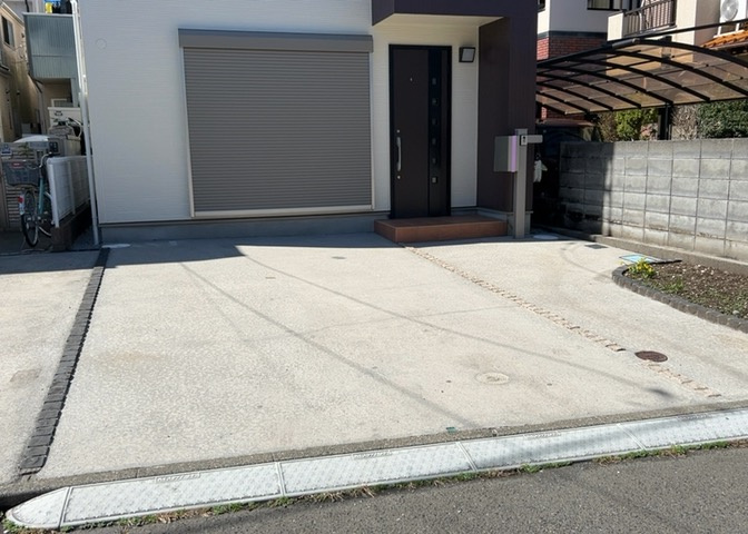 駐車場と明記されていても、最小スペースでつくられた駐車場だと大型車は駐車できなかったり、出入りしにくくなったりする可能性があります。お車のサイズと購入したい物件の駐車場のサイズを現地で確認しましょう。