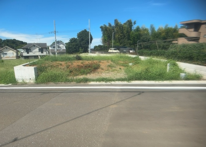 物件の詳細については、現地を見てわかること以外に、役所や法務局などで調べないとわからないことがあります。そのため、現地に行く場合は、もしこの物件を買ったらどのような生活ができるかをイメージしましょう。