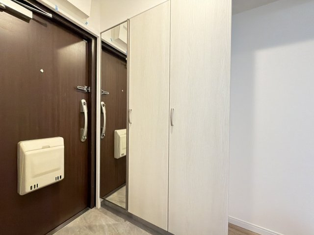 【新設】大型シューズボックス設置（トールタイプ・姿見ミラー付き）、靴もたくさん収納できます♪