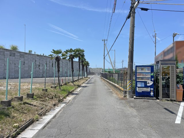 北西側前面道路