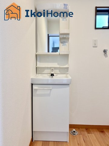 収納が少ないので、吊戸棚・収納棚・床下収納の追加工事をご依頼頂く事が多いです。