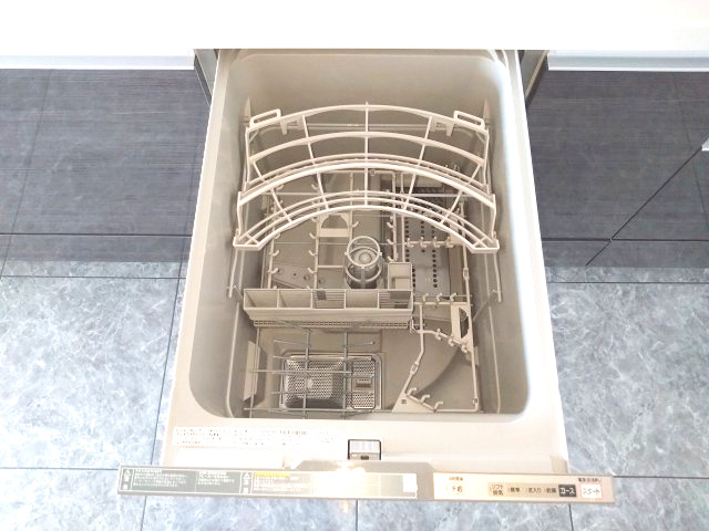 食器洗浄乾燥機は高温洗浄により、手洗いよりも高い洗浄力と除菌効果が期待できます！