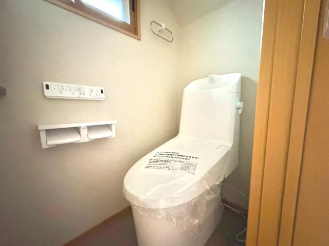 清潔感とうれしい機能性を兼ね備えた、使いやすいシャワートイレ。