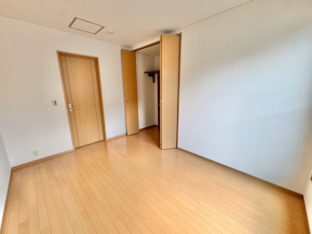 洋室6帖・収納付きで、お部屋がすっきり片付きます。