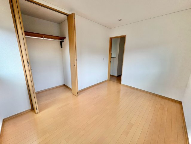 洋室6帖・収納付きで、お部屋がすっきり片付きます。