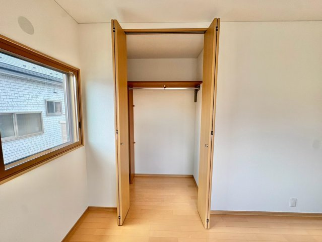 洋室6帖・収納付きで、お部屋がすっきり片付きます。