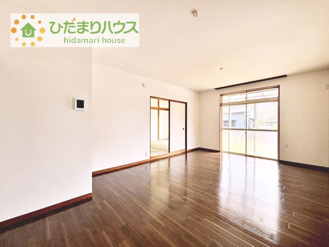 南向きのリビングではぽかぽかの日差しが感じられます☆彡