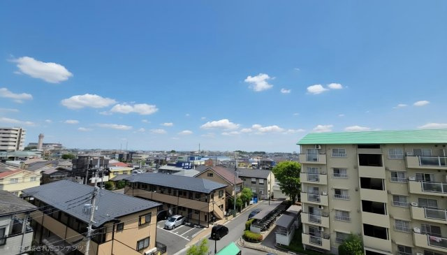 東南側バルコニーからの眺望　最上階ならではの優雅さを味わえる眺望です