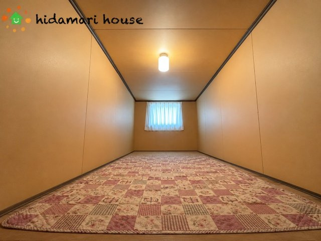 屋根裏収納　写真をAI加工しております。