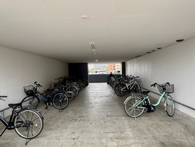 平置134台の自転車置場です。2026年7月撮影