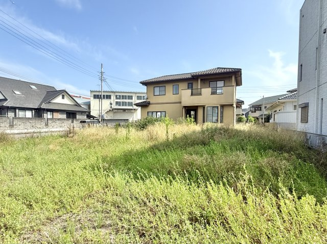 ■お庭｜お子様が小さなうちは、お外で遊ばせるのにも十分な広さです。