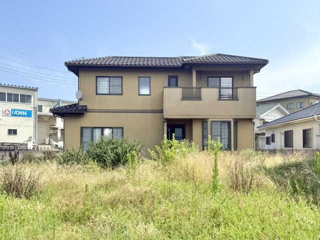 ■外観｜シャープなデザインが印象的な洗練された外観。格調高く、優雅さ漂う素敵な仕様です♪