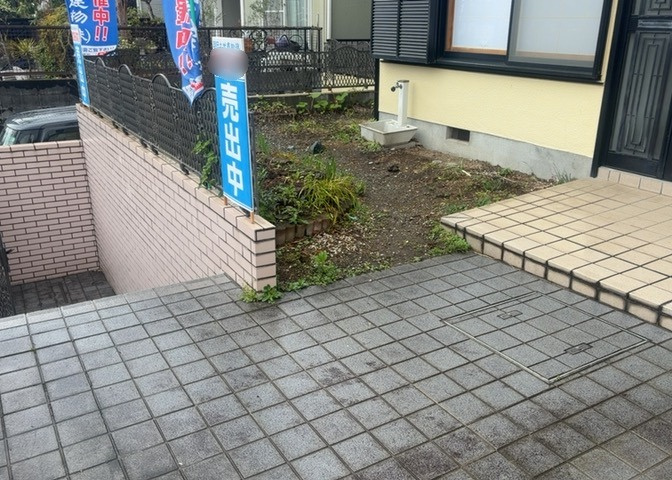 庭があることでガーデニングや家庭菜園はもちろん、こどもの遊び場やペットを放して遊ぶことができます。また、家の周囲に余裕があるということです。隣地との間があれば、十分な日当たりと、風通しが確保できます。