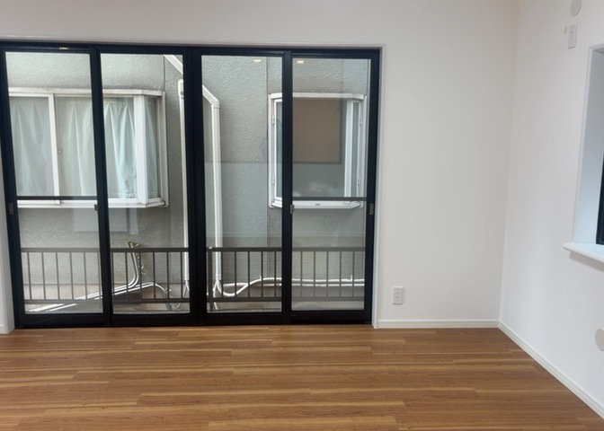 ダイニングにはダイニングテーブルセットなどを置くことが多く、間取りにおいて「D」と略記されますが、食事を作るときの作業場として使用したり、朝食を食べたりするときだけに使われるケースも少なくありません。