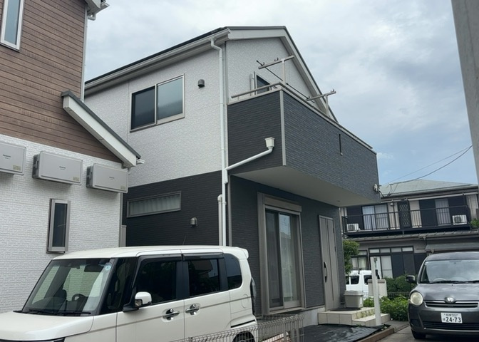 南側道路の場合は長い時間光を入れ込むことができるため、庭やリビングを道路側に持ってくることが多く土地価格も高い傾向にあります。一方北側道路だとリビングや庭が南側になりプライバシーを守ることができます。