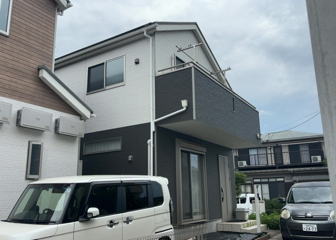 東側道路の場合は居室を南向きに設計しやすいため、朝日が入りやすいというメリットがあります。一方、西側道路も東側同様に居室を南向きに設計しやすいのですが、住宅地だと朝日が入りにくいという弱点があります。