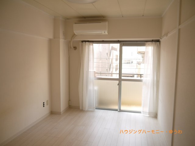 一日の疲れをいやしてくれる寝室。