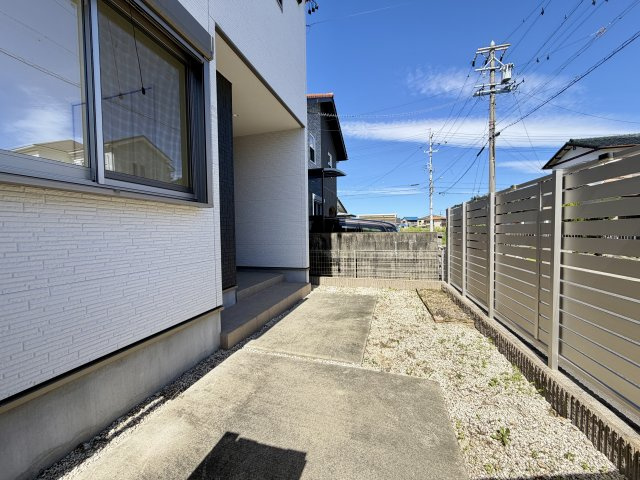 玄関ポーチ