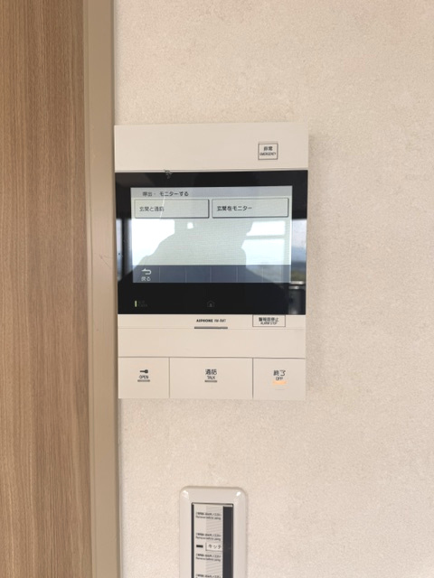 来客者を確認できるTVモニター付きインターフォン有り！急な来客時にも慌てずに対応いただけます。