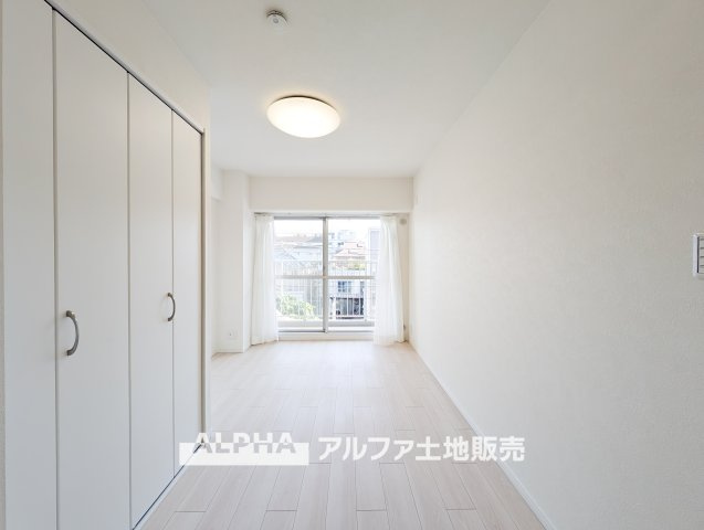 【comfort　room】　◆落ち着きのある室内◆寝室としても子ども部屋としても使いやすく、暮らしの変化にも対応できる空間。日々の時間を穏やかに過ごせます。