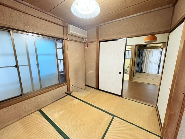 1階4.5帖和室。日当たり良好。