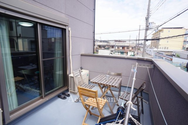 2階リビングに面した東向きのワイドバルコニーです☆