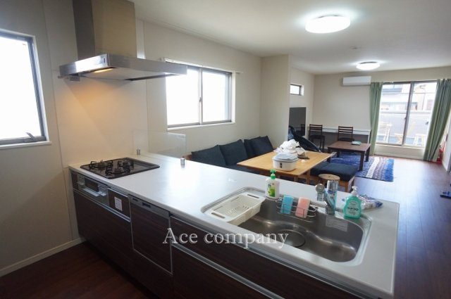 食洗機付きのシステムキッチンです☆3口ガスコンロ☆