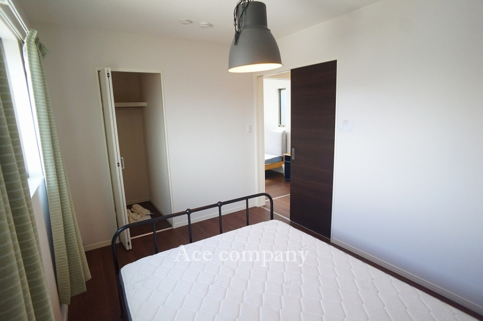 【3階：中央洋室6帖】ウォークインクローゼット付きのお部屋です♪