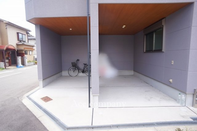 インナーガレージ2台分あります！