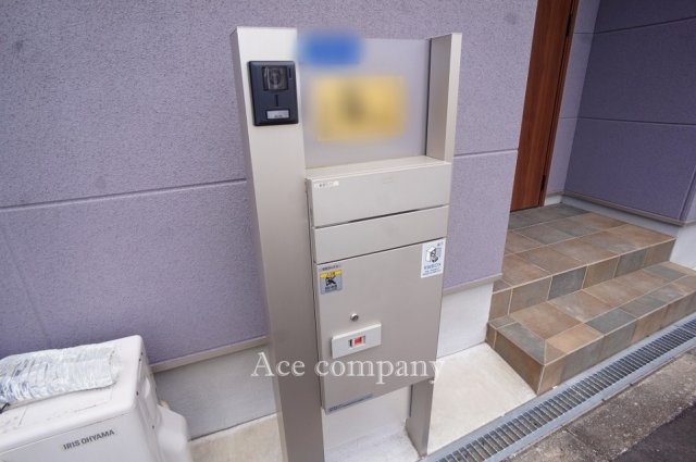 宅配ボックス付きです♪