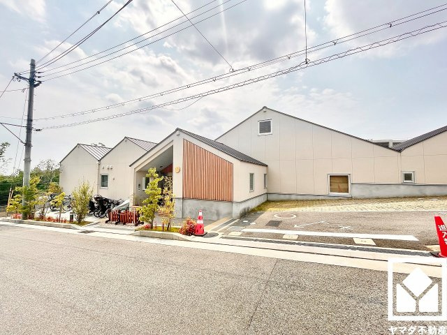 「夙川おうち保育園」まで徒歩3分。毎日の送迎の負担を軽減し、お子様の急な発熱などの緊急時や、忘れ物を届けたいときもすぐに駆け付けられる、子育て世帯にたいへん心強いロケーションです。