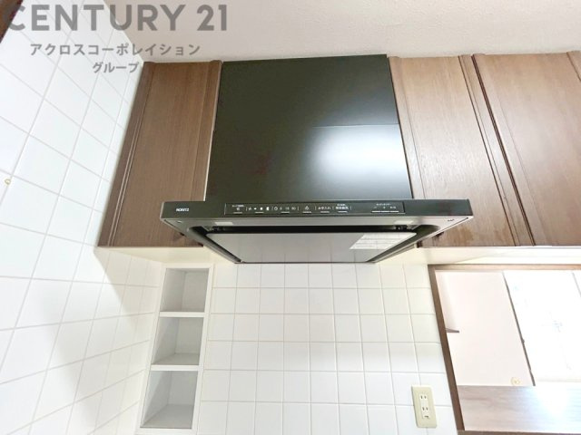 パワフルな吸引力で調理中の臭気等をしっかり処理してくれ、室内を快適に保ってくれます。