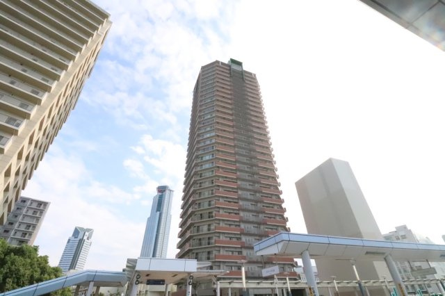 【外観】森と空と都市に直結する、ベイサイドタワー！