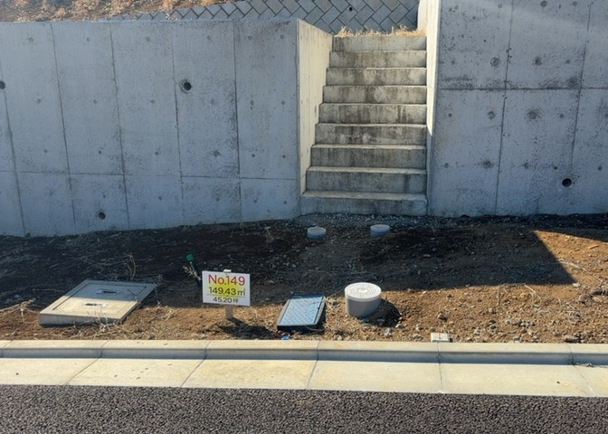 物件の詳細については、現地を見てわかること以外に、役所や法務局などで調べないとわからないことがあります。そのため、現地に行く場合は、もしこの物件を買ったらどのような生活ができるかをイメージしましょう。