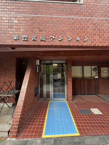 落ち着いたエントランスです