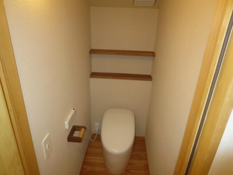 ■トイレ｜白を基調としたトイレになっています♪清潔感あふれるトイレになっています♪