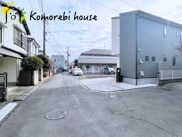 前面道路含む現地写真です