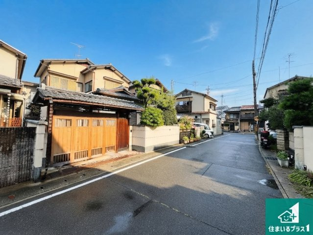 周辺は落ち着いた街並みの住宅地！子育てがしやすい住環境です！