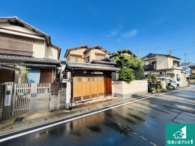 周辺は落ち着いた街並みの住宅地！子育てがしやすい住環境です！現地でしかわからない事もございます。是非一度ご覧ください。